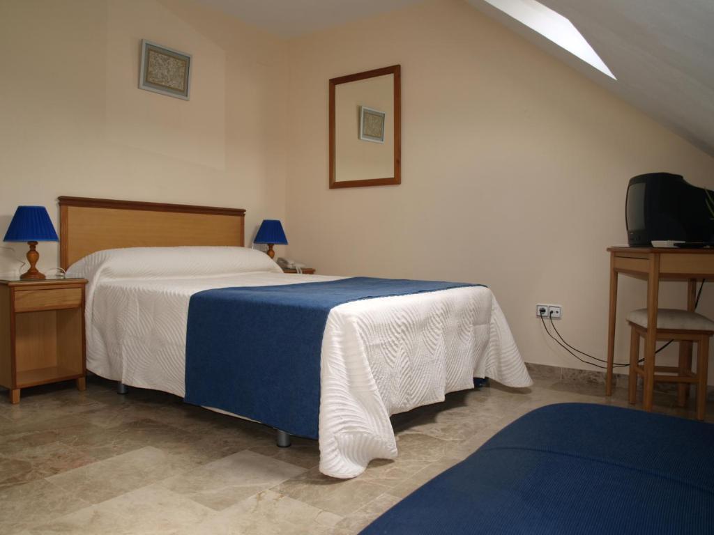 Hotel Al-Yussana Lucena Room photo