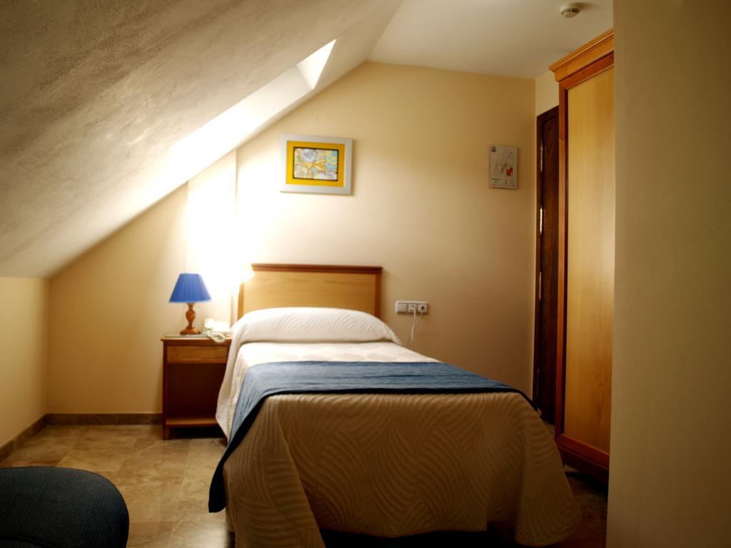 Hotel Al-Yussana Lucena Exterior photo
