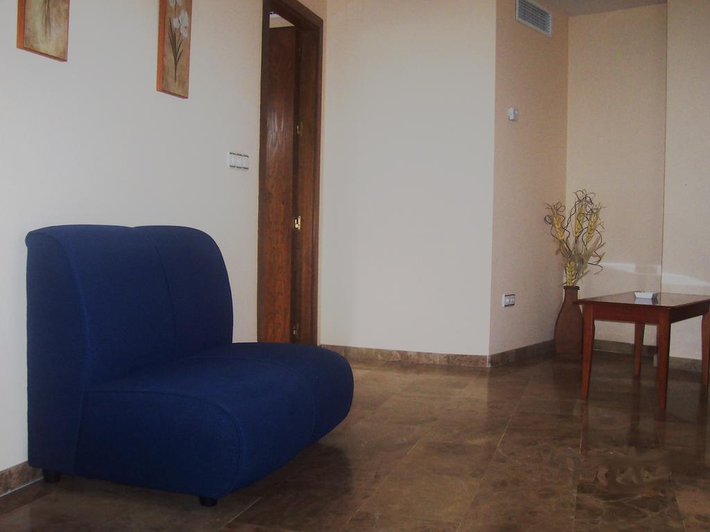 Hotel Al-Yussana Lucena Exterior photo