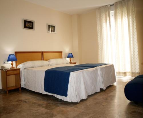 Hotel Al-Yussana Lucena Exterior photo